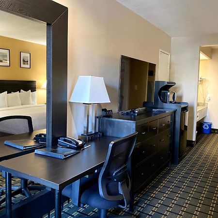 Stanford Inn & Suites Anaheim Eksteriør billede