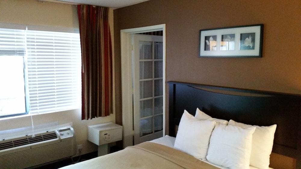 Stanford Inn & Suites Anaheim Eksteriør billede
