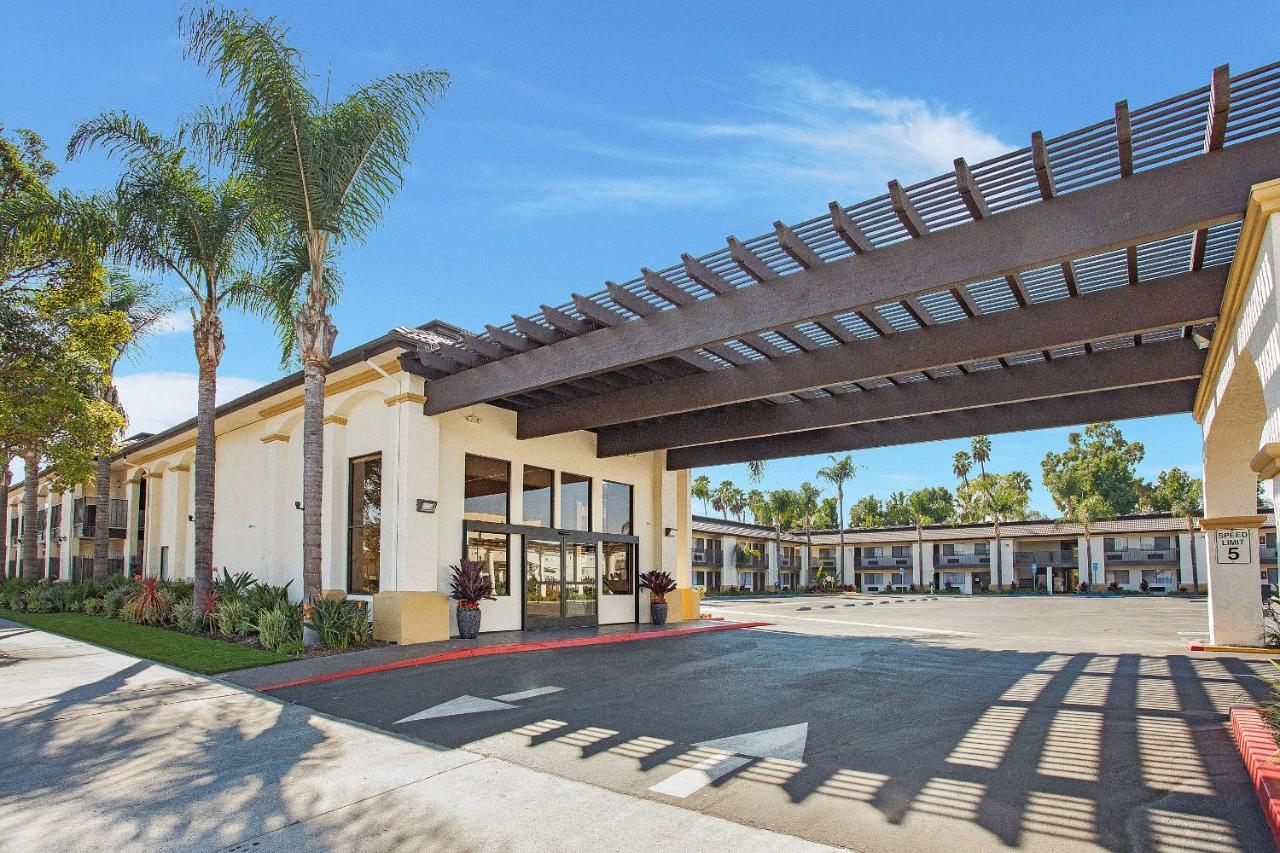 Stanford Inn & Suites Anaheim Eksteriør billede