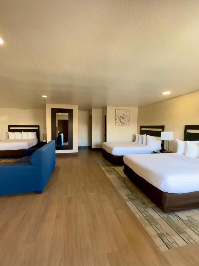 Stanford Inn & Suites Anaheim Eksteriør billede