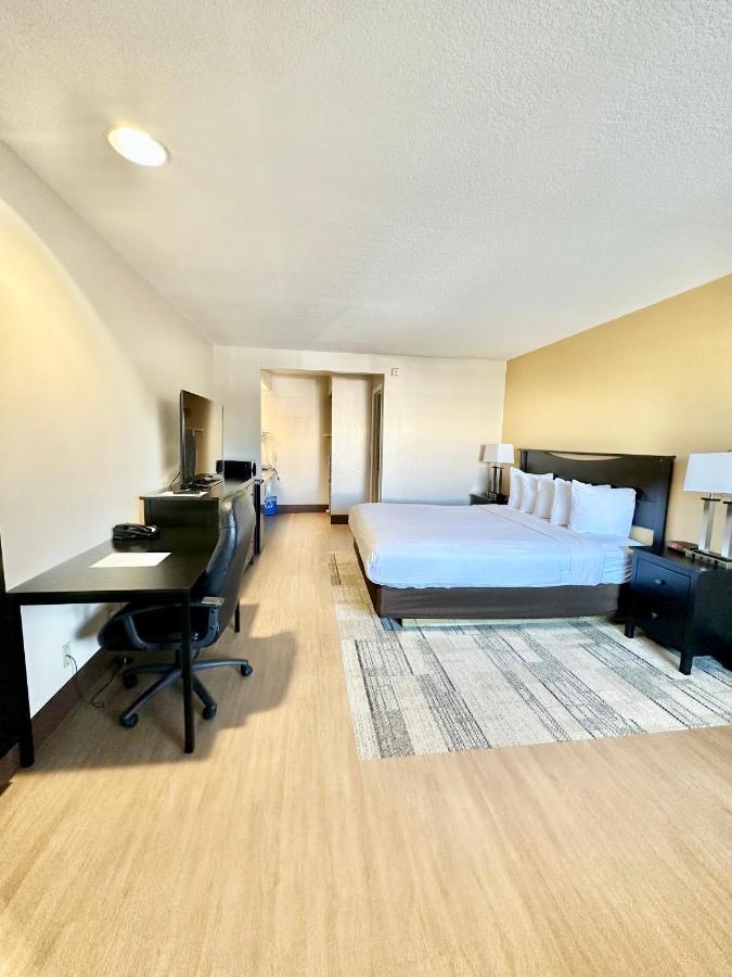 Stanford Inn & Suites Anaheim Eksteriør billede