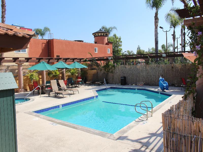 Stanford Inn & Suites Anaheim Eksteriør billede