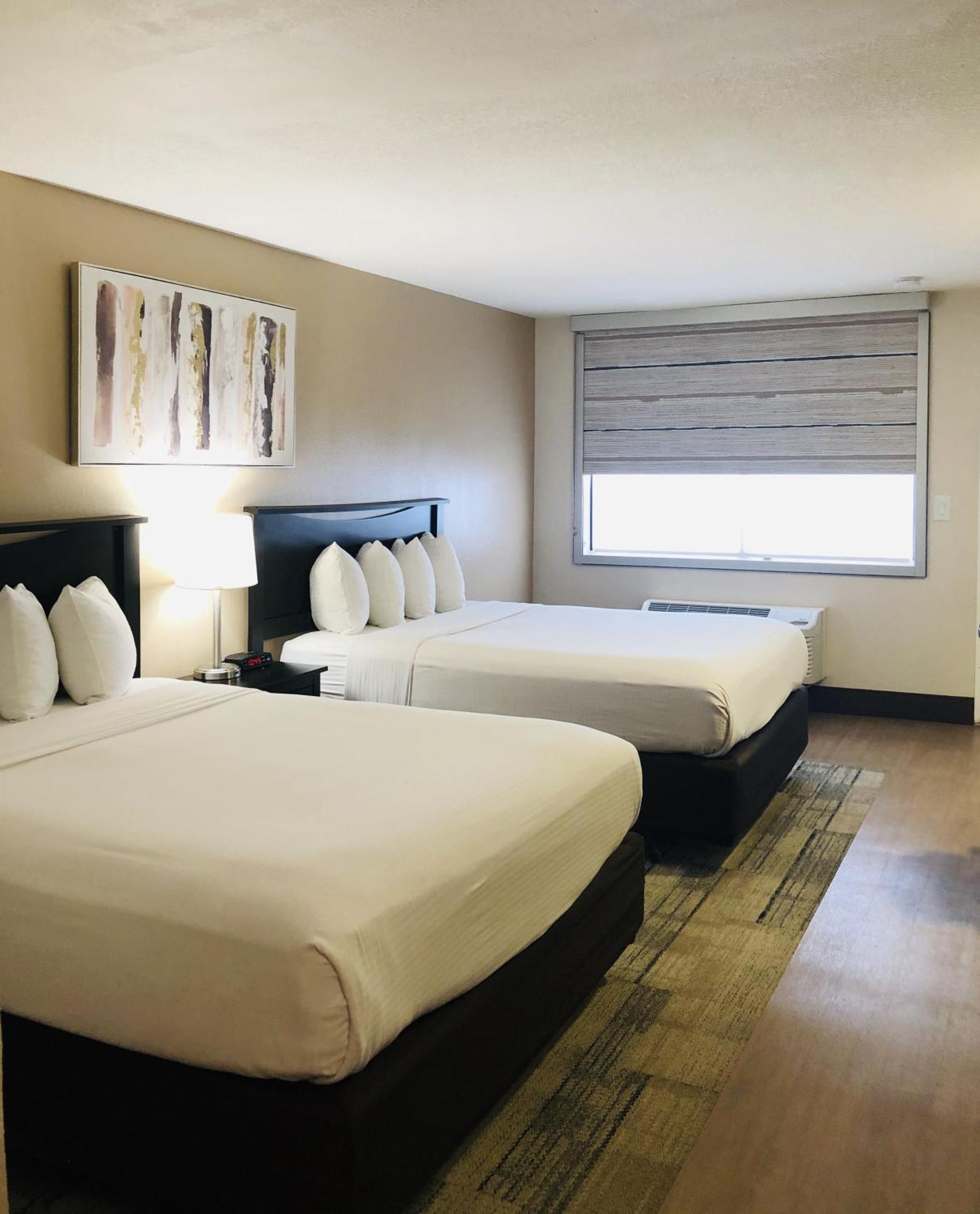 Stanford Inn & Suites Anaheim Eksteriør billede