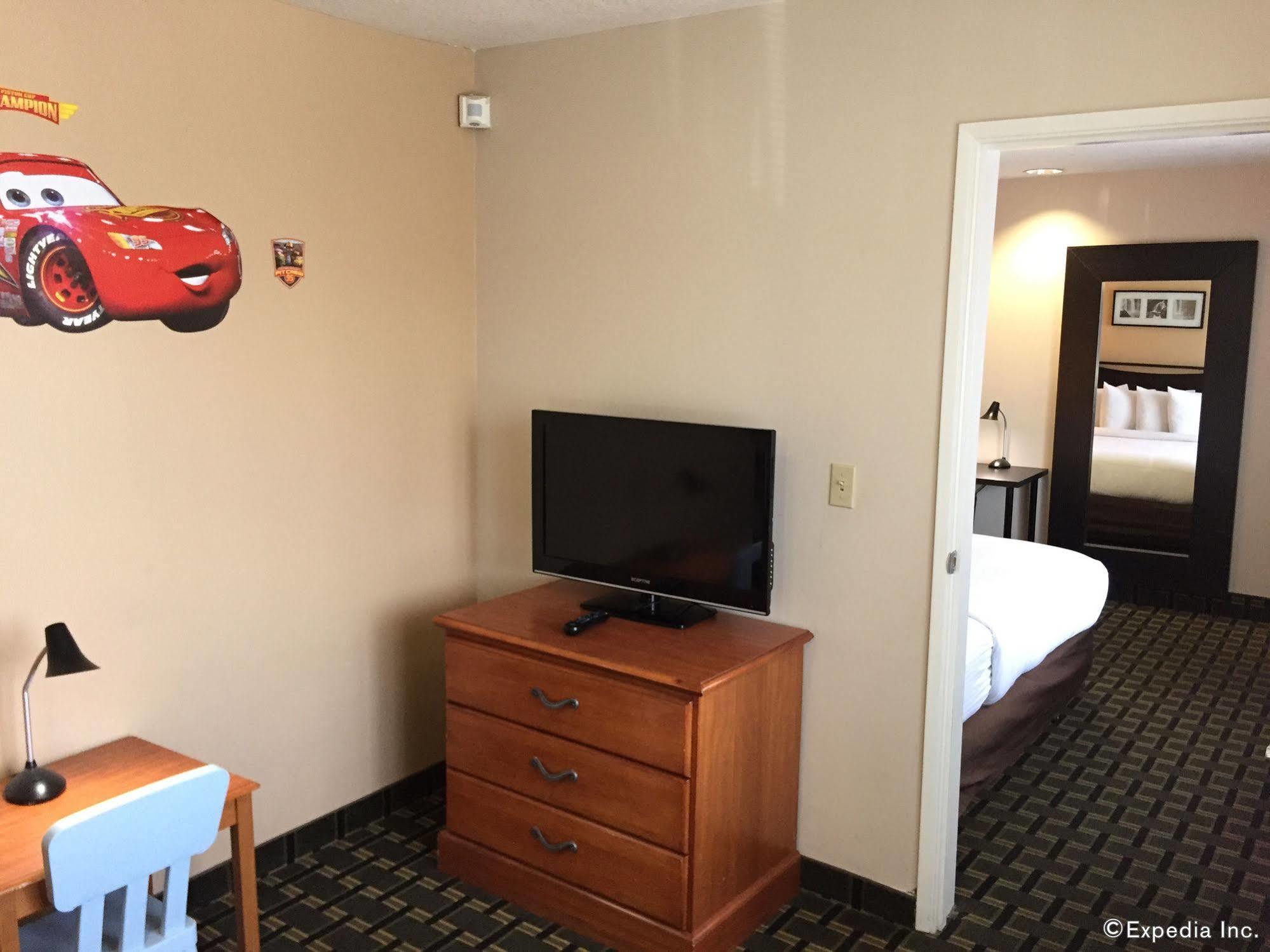 Stanford Inn & Suites Anaheim Eksteriør billede